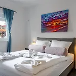 Apartments Strand