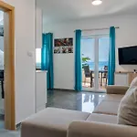 Apartments Strand * Vir