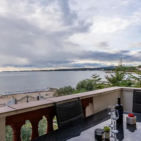 Apartments Strand Daire Vir