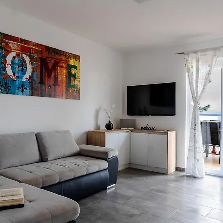 Daire Apartments Strand Vir