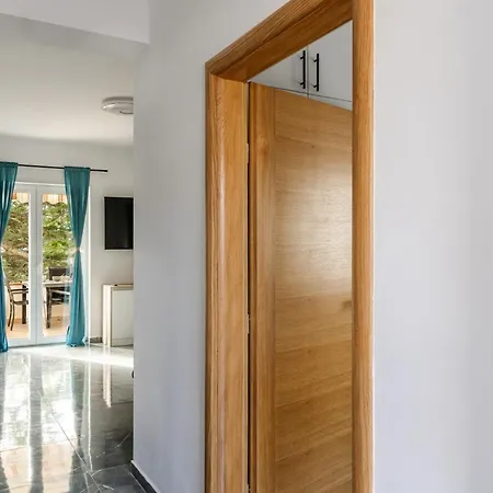 Daire Apartments Strand *