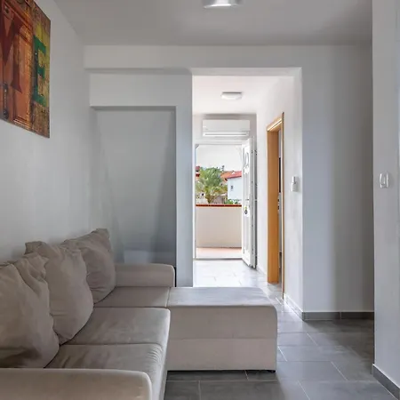 Apartments Strand Vir