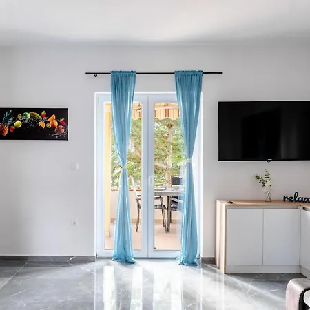 Daire Apartments Strand