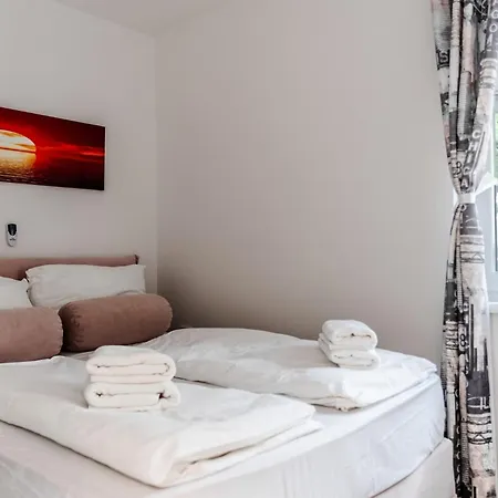 Apartments Strand * Vir