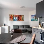 Apartments Strand * Vir