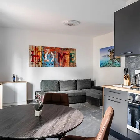 Apartments Strand * Vir