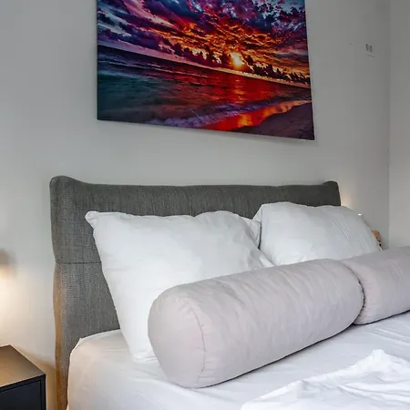 Apartments Strand