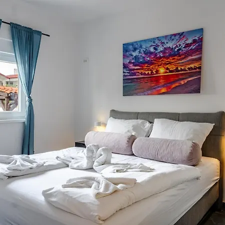 Apartments Strand