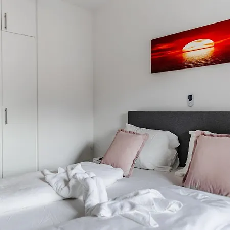 Apartments Strand Vir