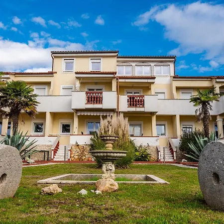 Apartments Strand Apartamento *