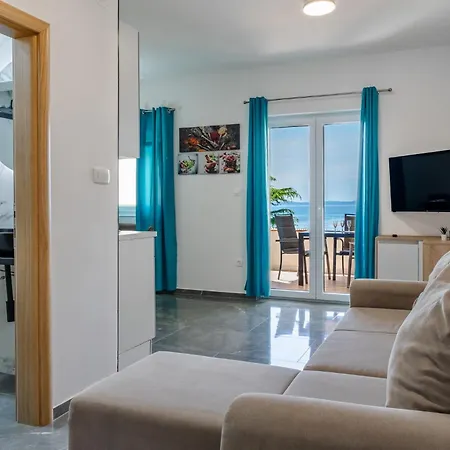 Apartments Strand * Vir