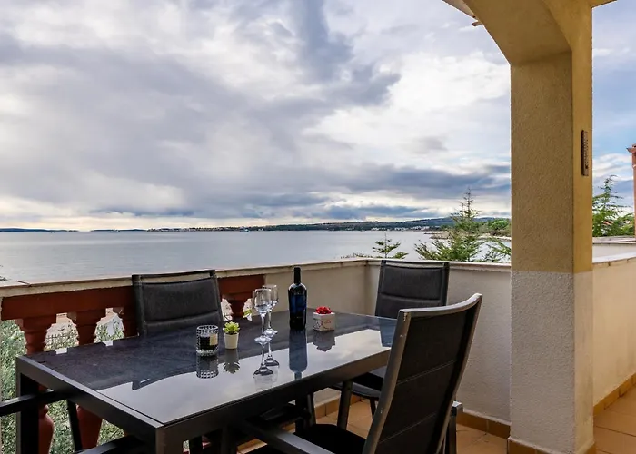 Apartments Strand Vir